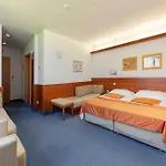 호텔 Garni Azul 4*