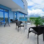 Garni Azul