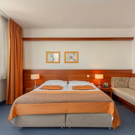 Garni Azul Hotel 4*