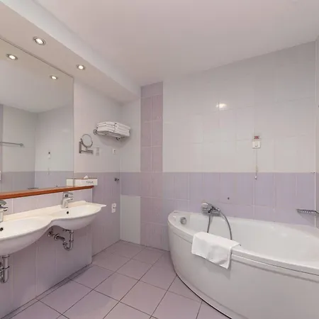 Garni Azul 4* Kranj