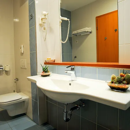 מלון Garni Azul 4*