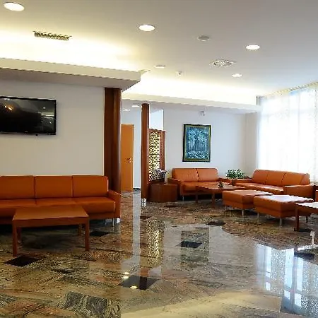 מלון Garni Azul 4*