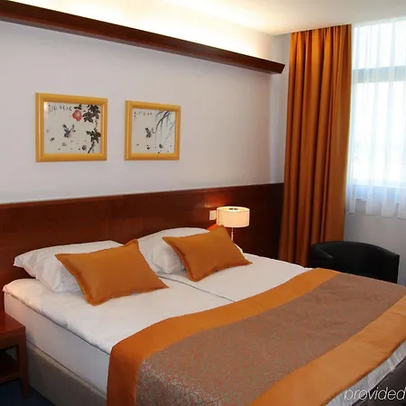 Garni Azul Hotel 4*