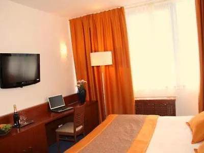 Garni Azul 4* Kranj